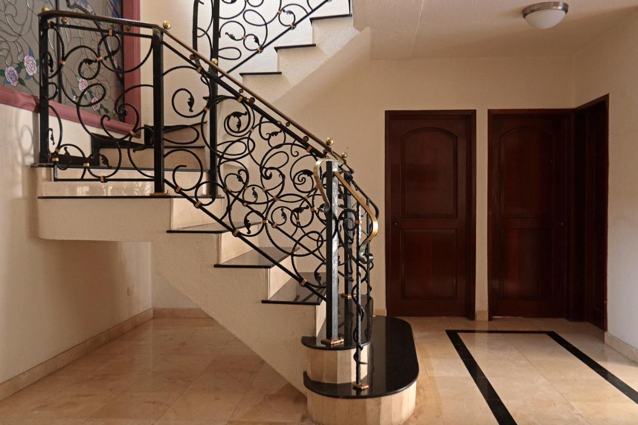 Colibri House Bed & Breakfast Cancun