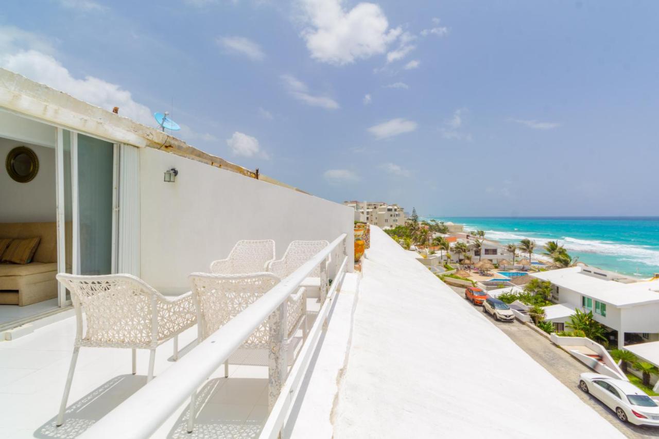 Penthouse Ocean Front, Steps To The Beach Apartment