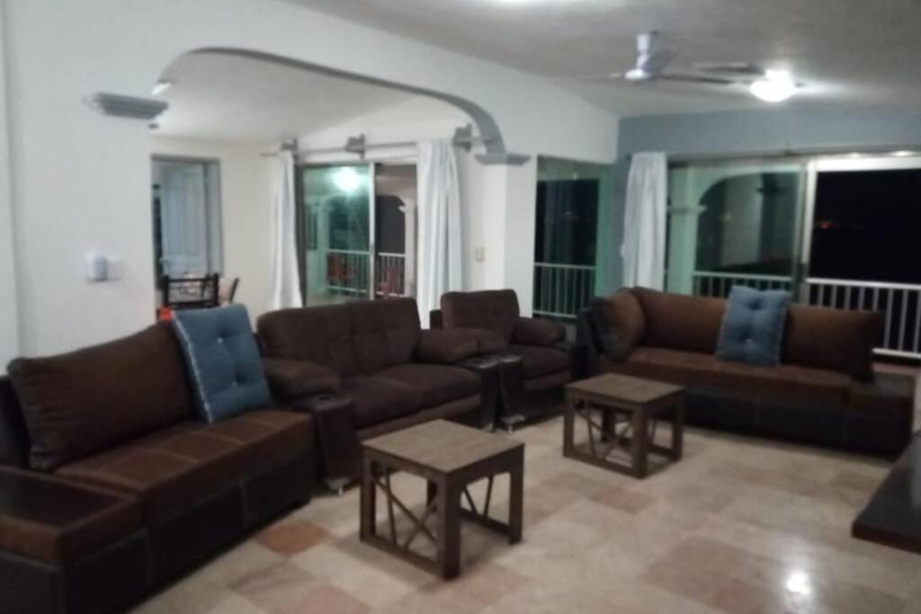 Apartment Penthouse 205 Sq M On Lagoon, 3 Bedrooms 2 Bathrooms For Up To 8 Guests