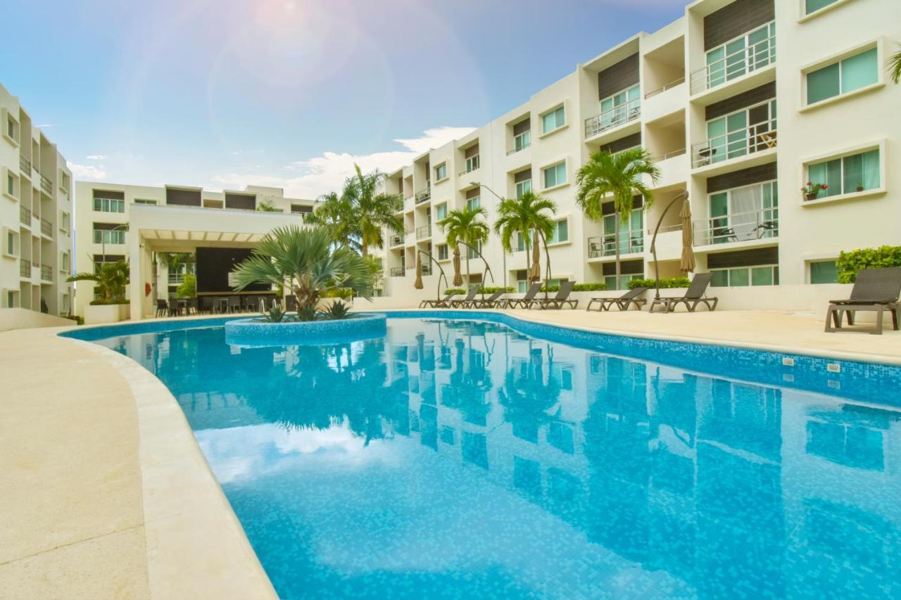 Quinta Spring, * Cancun