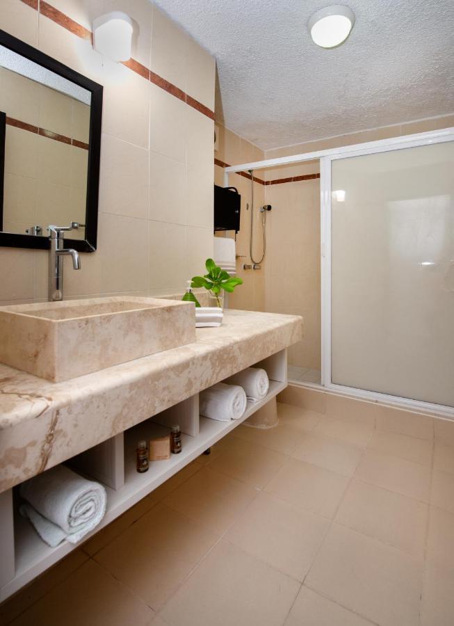 Oceanfront White For Families Cancun