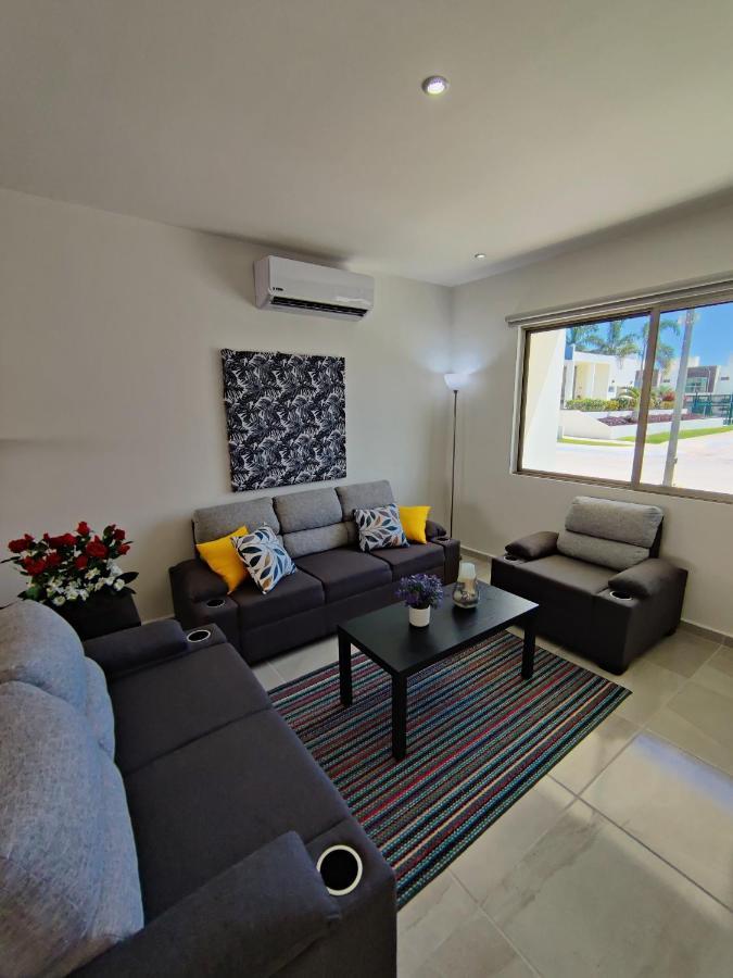 Amazing House Ideal For Families In *