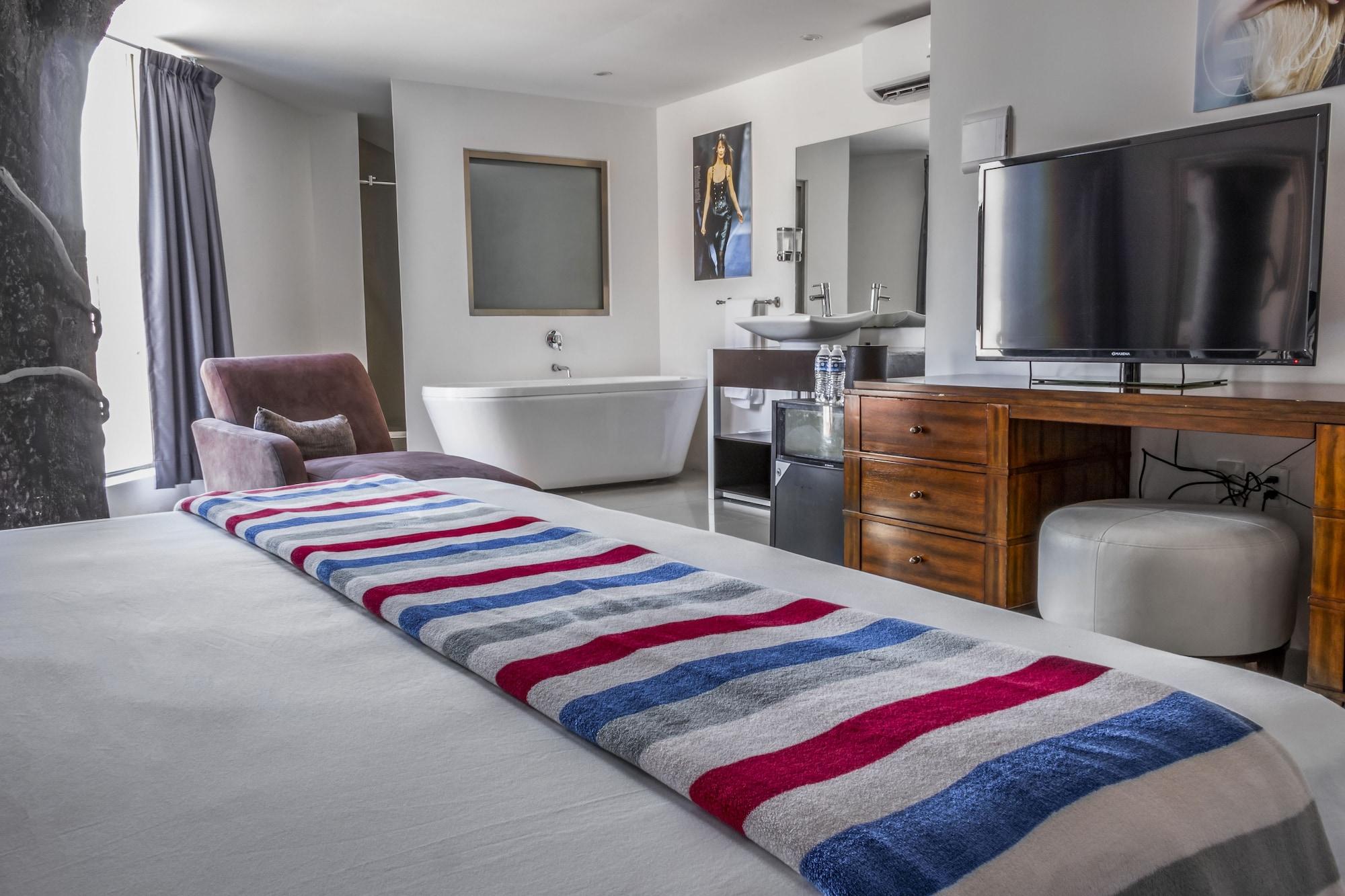 Mayafair Design Hotel 4*
