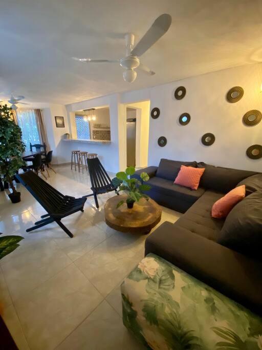 Cozy 3b2br Centric Location Pool Wifi Apartment