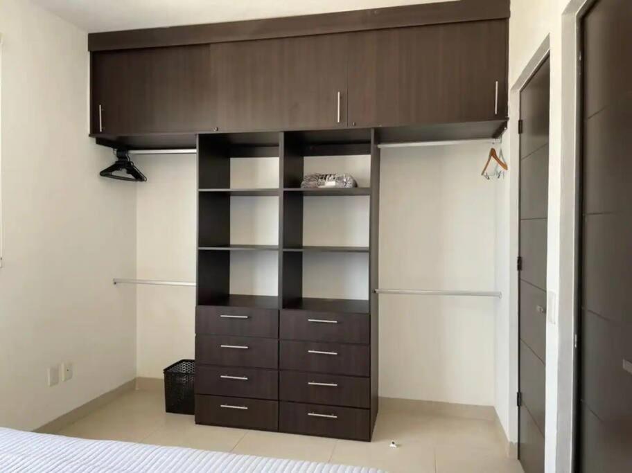 Cozy Confortable 10 Min Zone 2 Jacuzy Apartment *