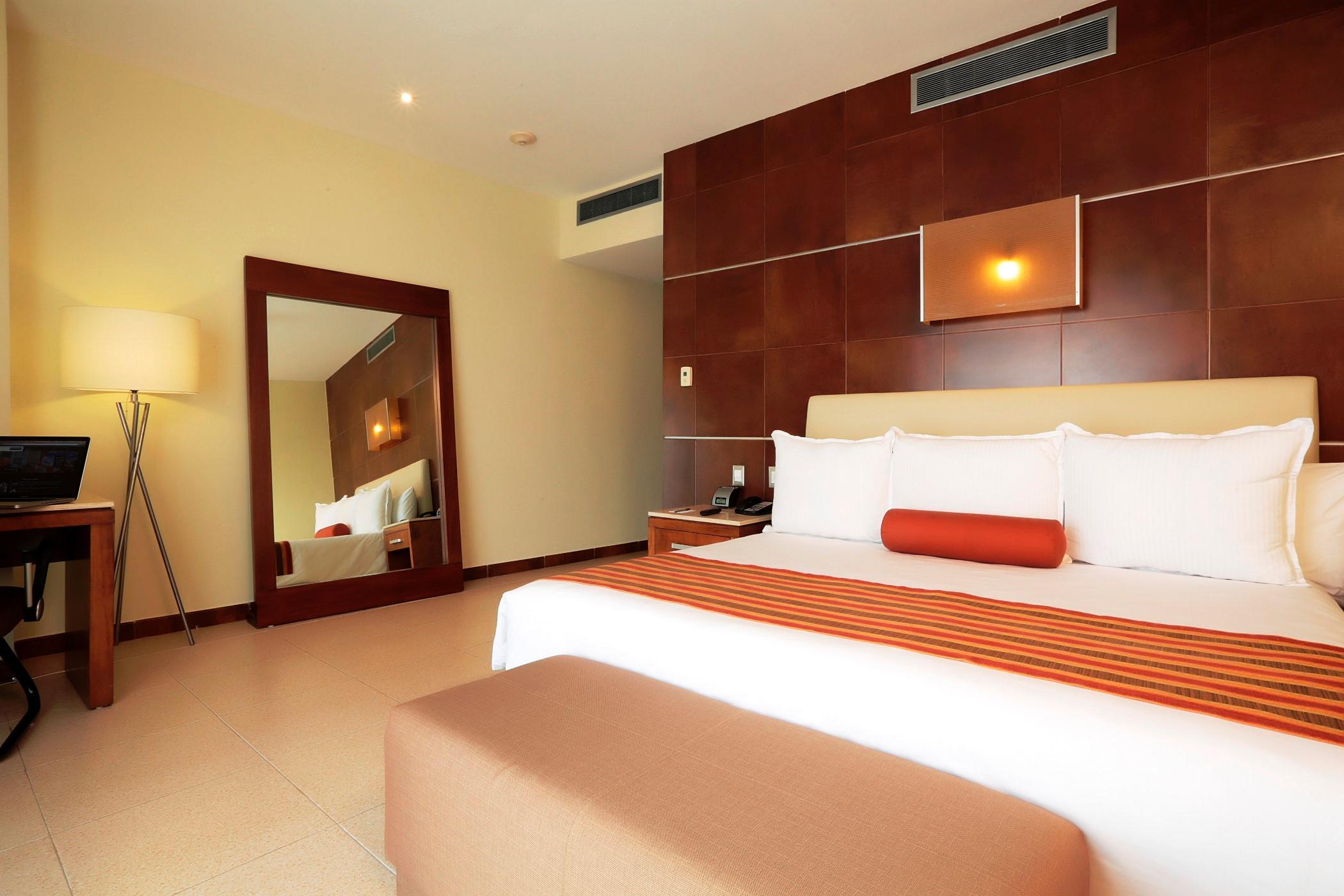 Hotel Krystal Urban & Beach Club