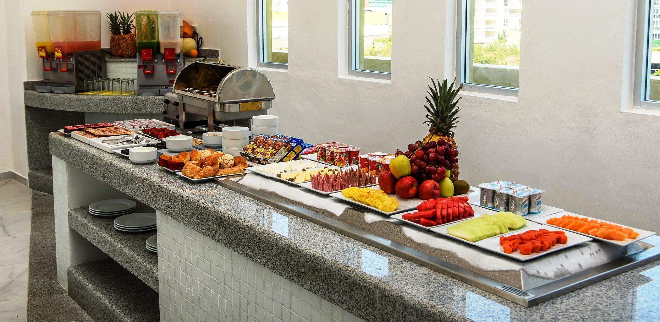 Krystal Urban & Beach Club Hotel Cancun