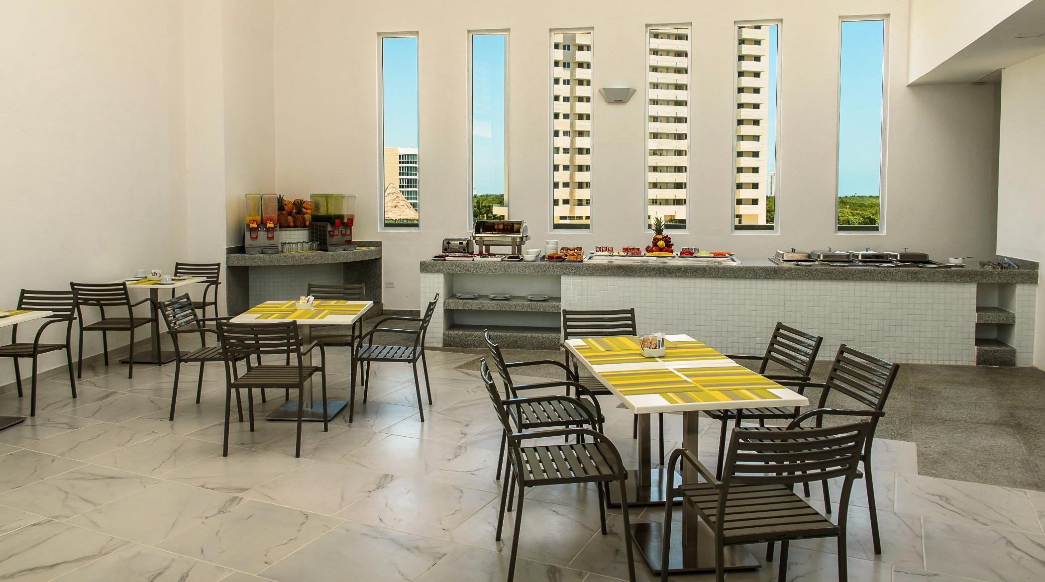 Krystal Urban & Beach Club Hotel