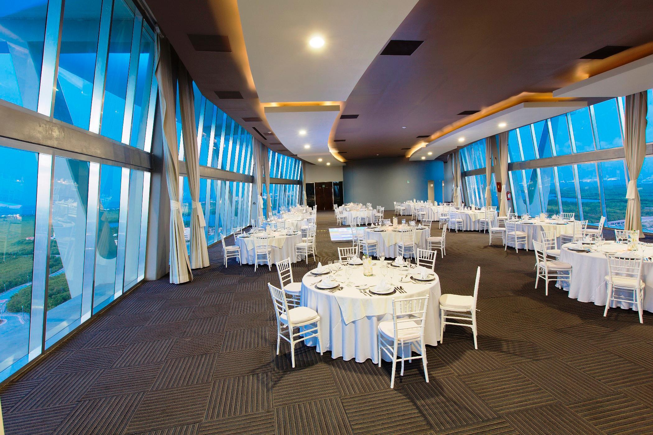 Krystal Urban & Beach Club 4*