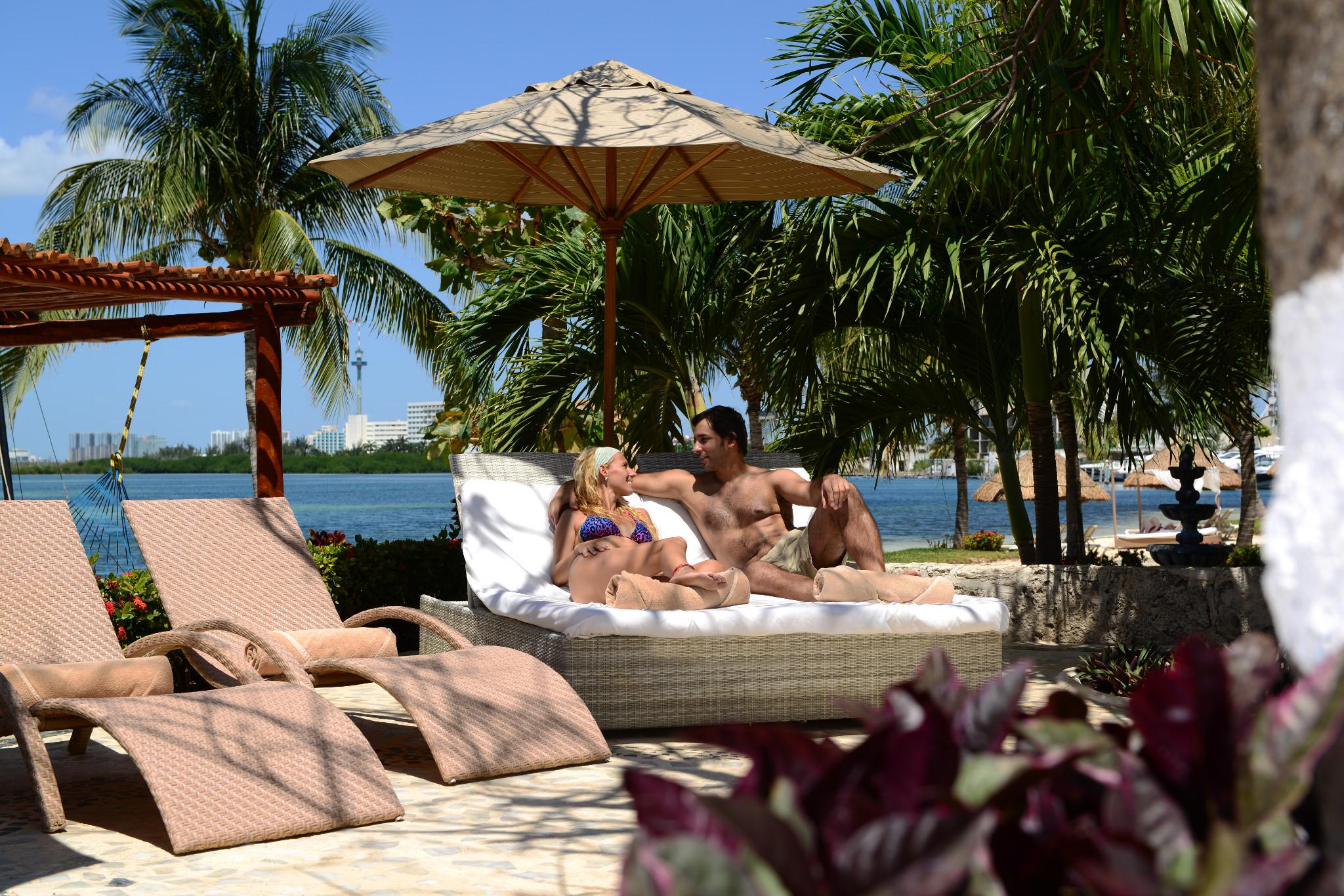 Resort Sunset Marina & Yacht Club