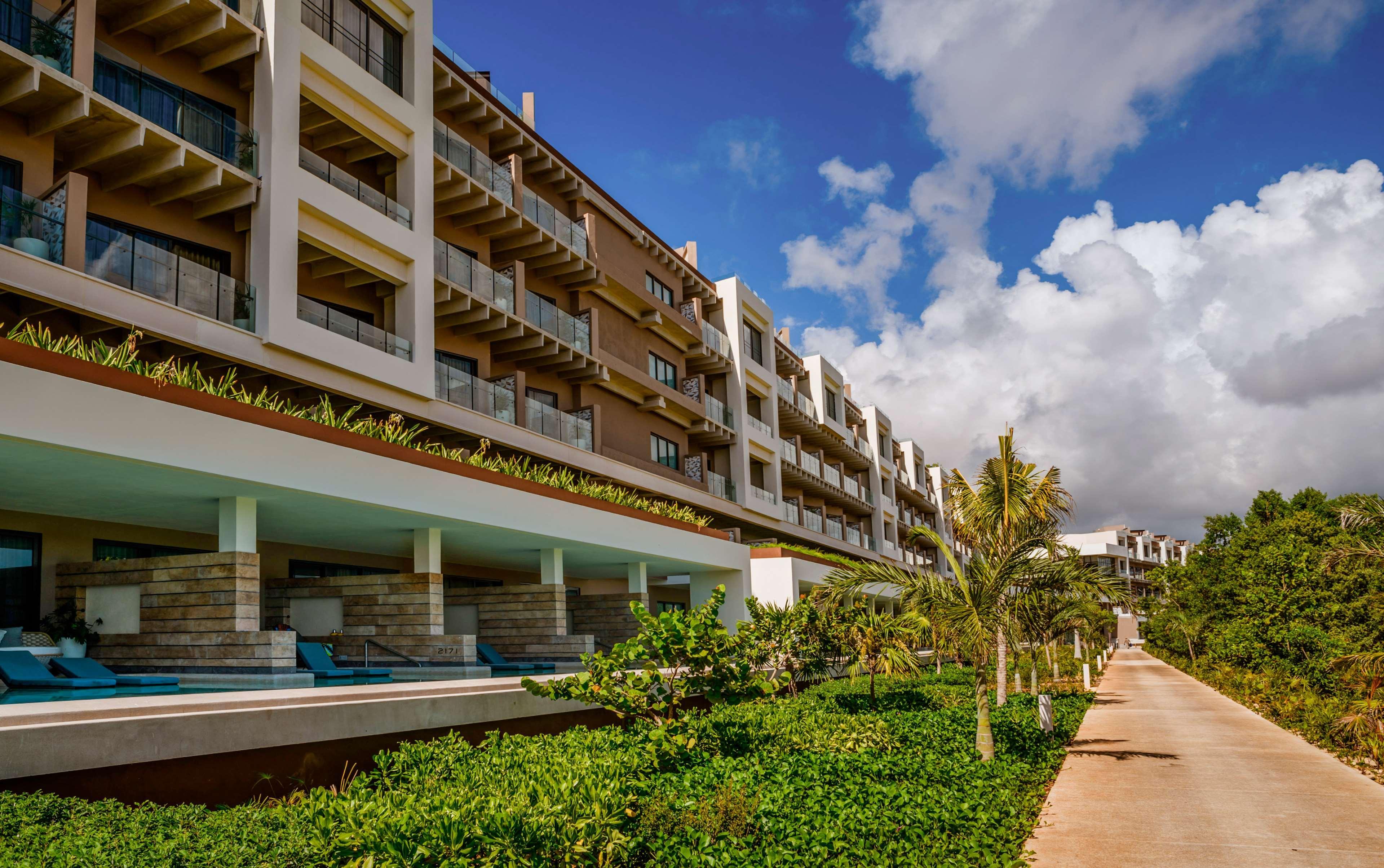 Resort Estudio Playa Mujeres 5*