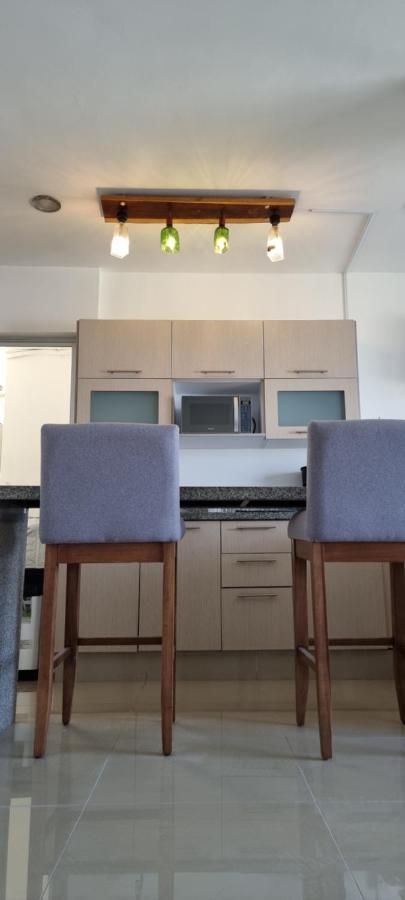 Cozy Confortable 10 Min Zone 2 Jacuzy Apartment *