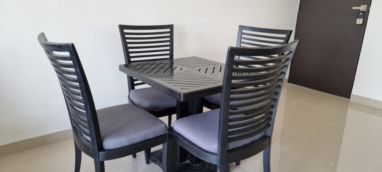 Cozy Confortable 10 Min Zone 2 Jacuzy Apartment *