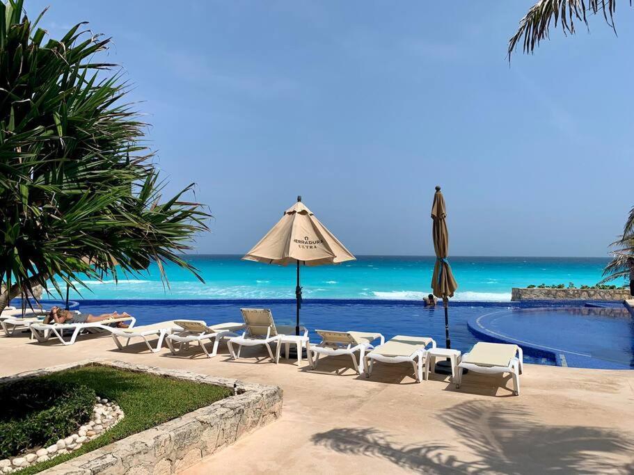 *turquoise Escape- Beachfront By Casa Paraiso* Apartment *