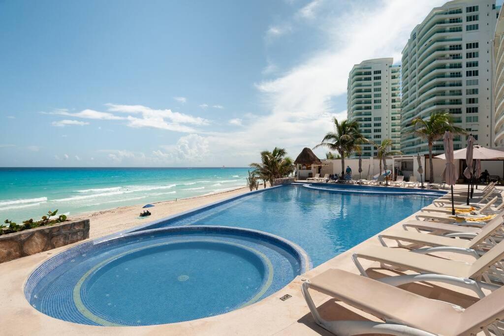 *turquoise Escape- Beachfront By Casa Paraiso* Apartment Cancun