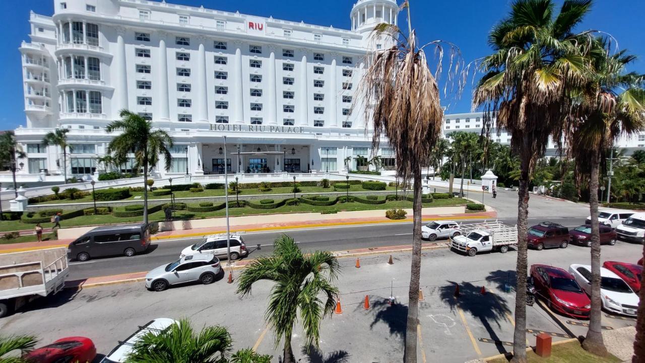 - Zone * Cancun