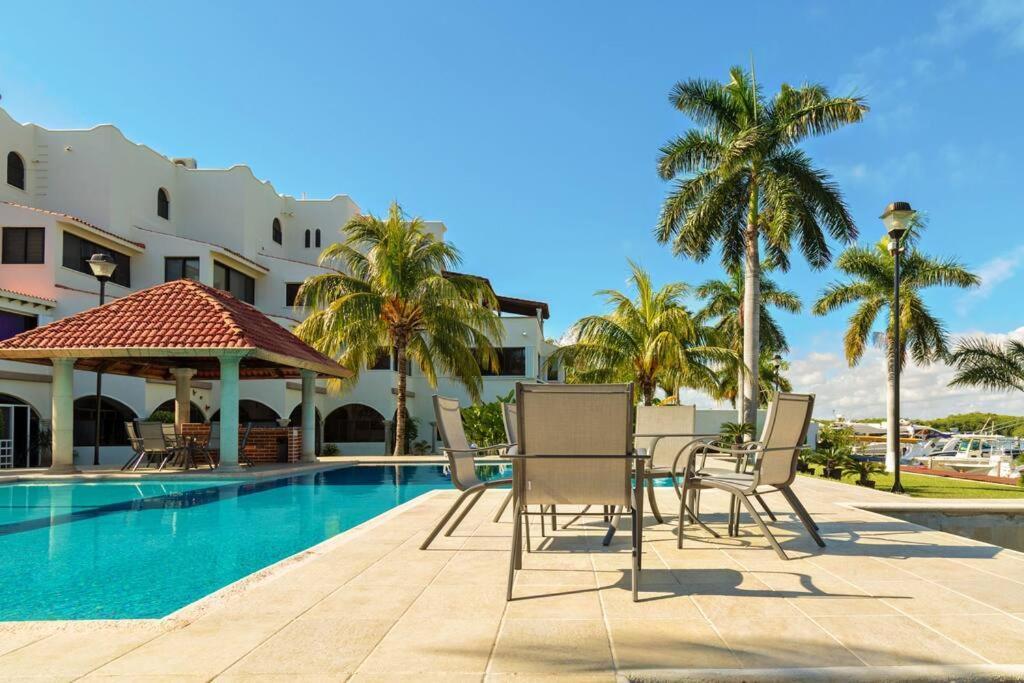 Villa Elegant Lagoon Front By Casa Paraiso