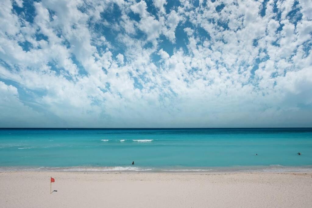 Estudio A Pie Playa, Increibles Vistas, Alberca, Gym, Jacuzzi, 3502 Apartment Cancún