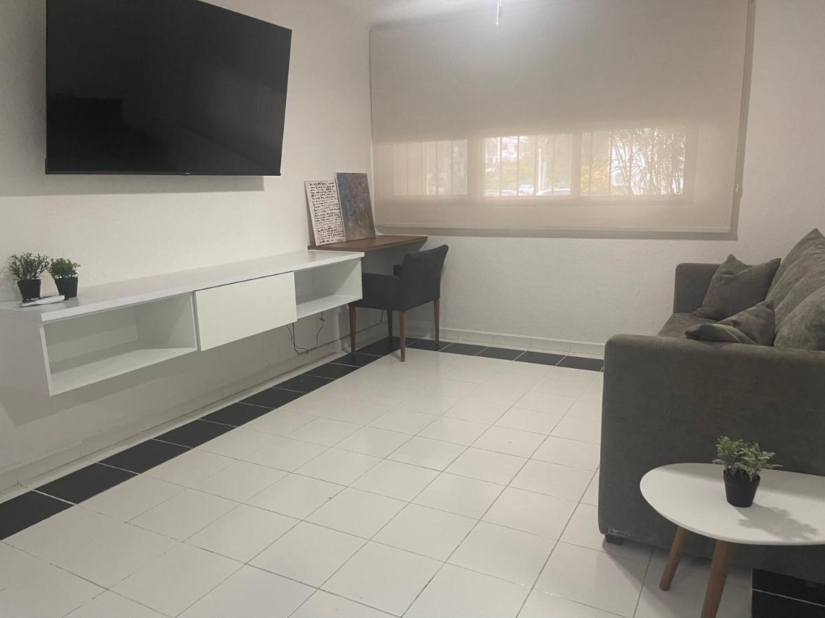 Deco 2 Downtown 3 Bed Renewed Apartment *