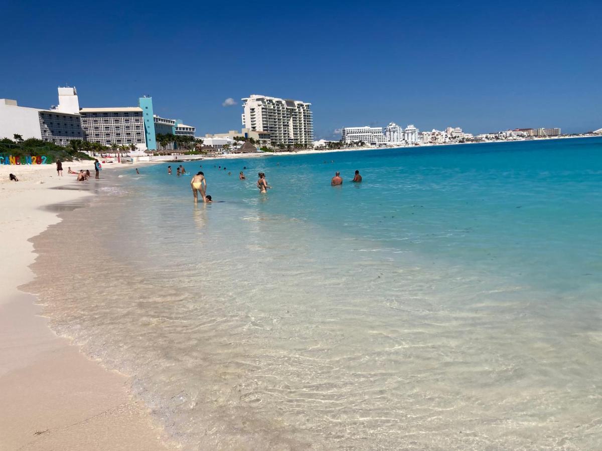 Oceanfront, Entire Apartment Cancún