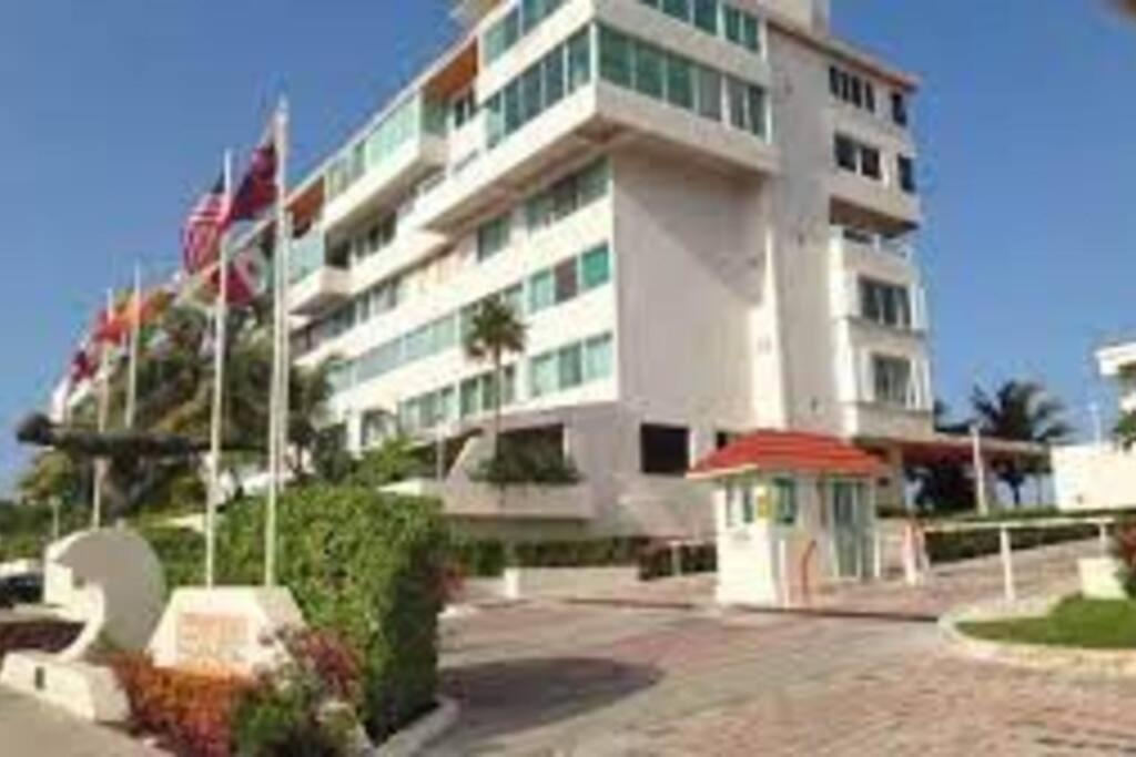 Apartment Neat Beachfront At Brisas Cancun