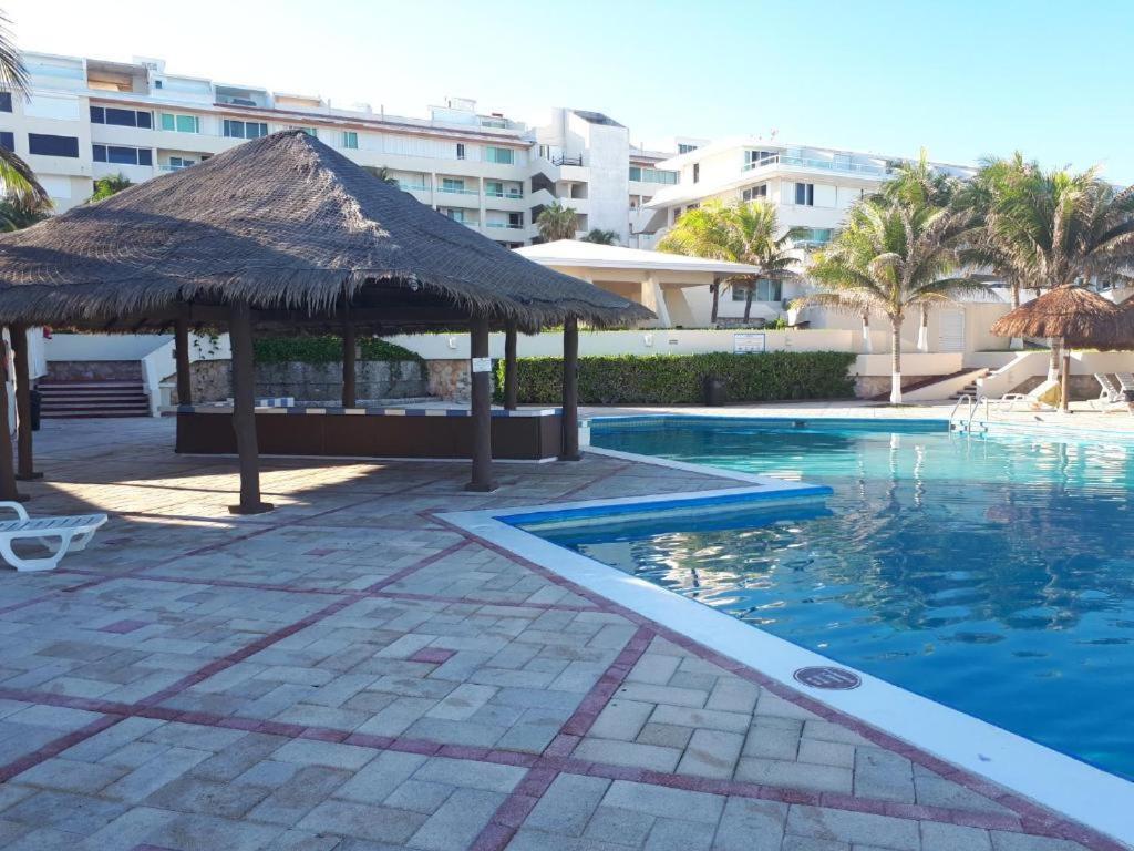 Departamentos Al Lado Del Mar En Zona Hotelera *