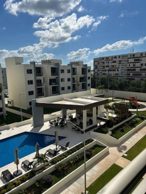 Centric In Gated Community Apartment *