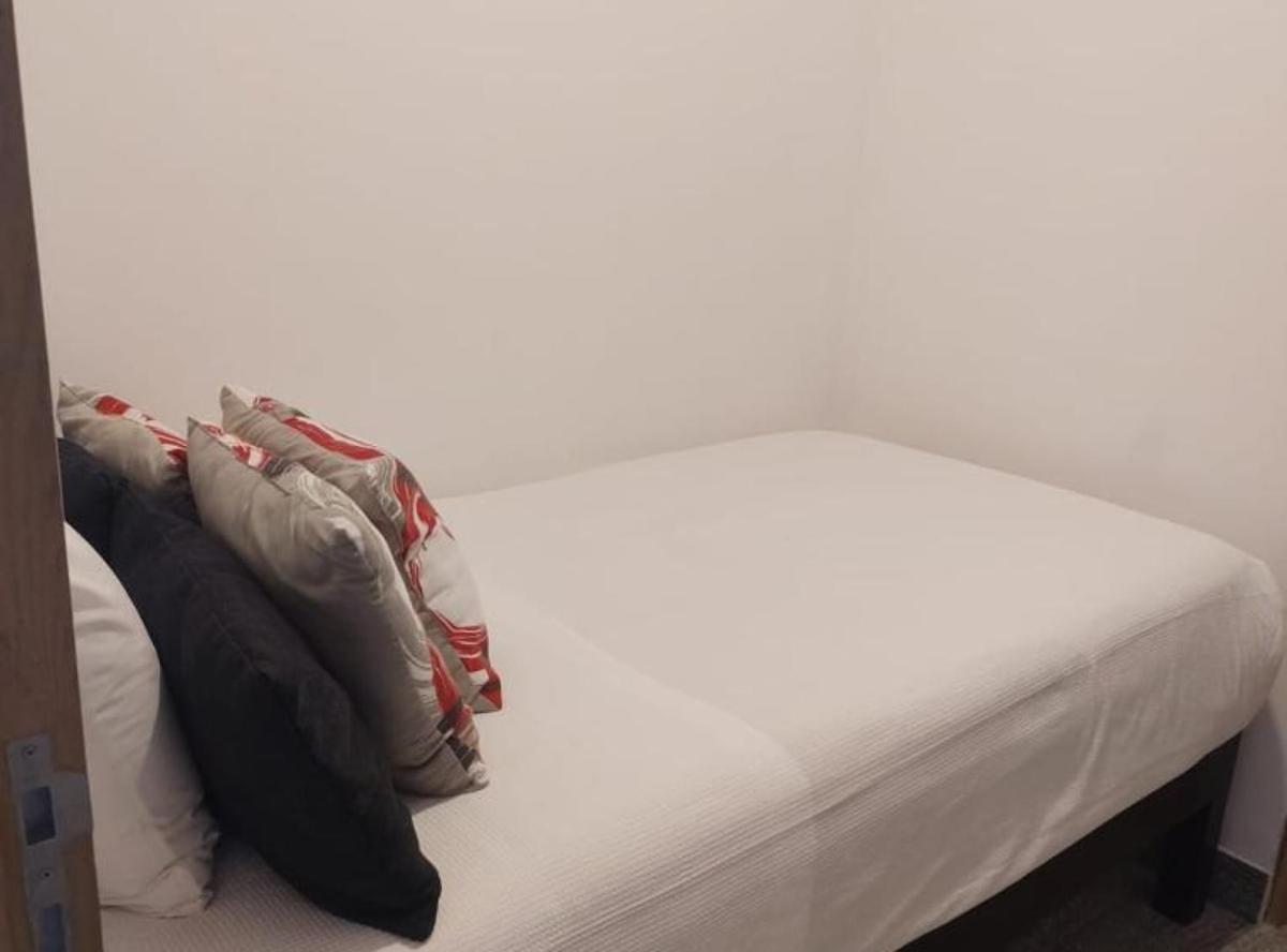 Comfy 3br, Near The *