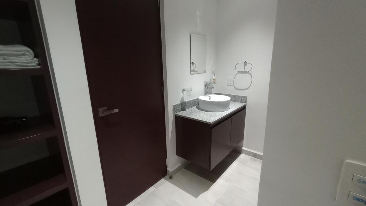 Apartment Excellent 2 Bedroom With Pool!