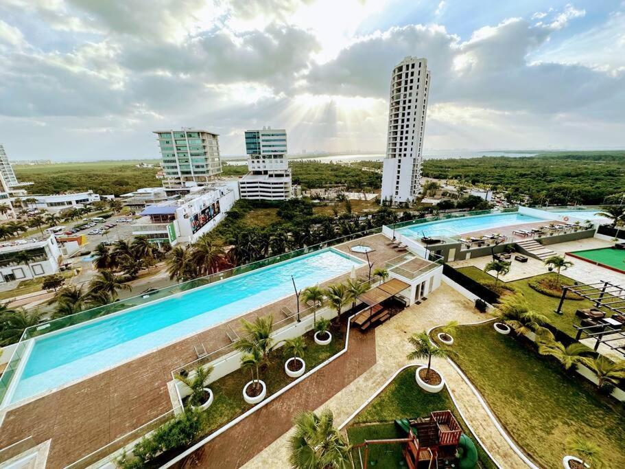 Perfect Location At Malecon Americas Apartment Cancun