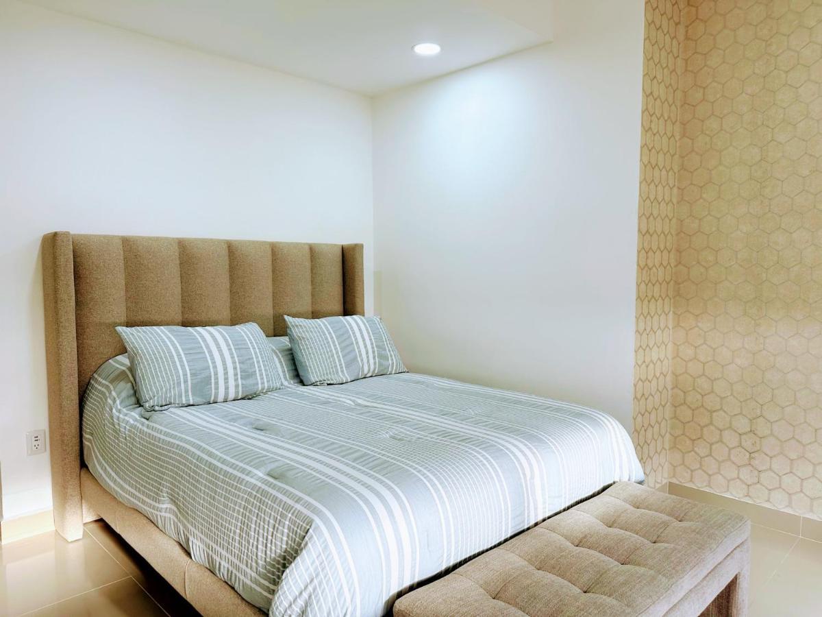 Perfect Location At Malecon Americas Apartment