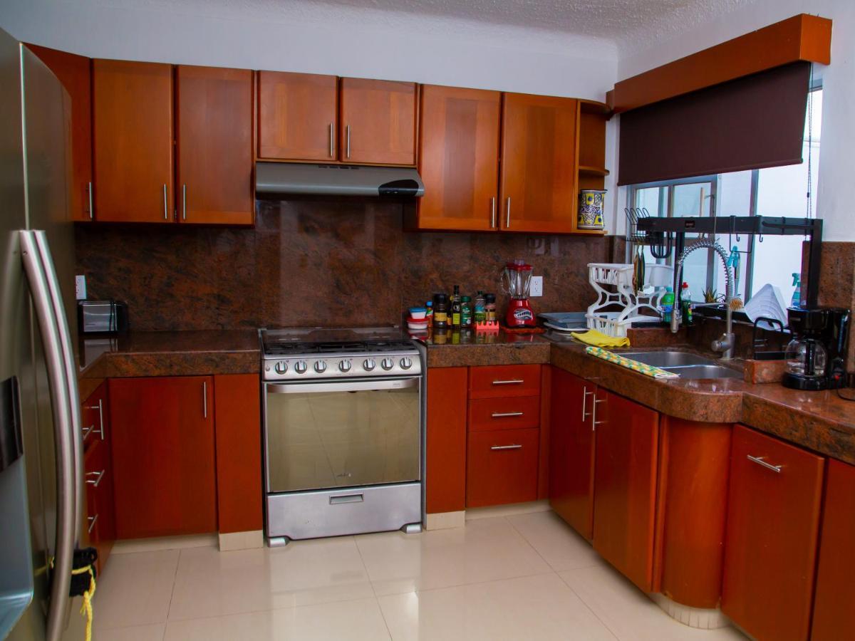 Hermosa Casa, En Renta Vacacional Con Piscina, A Tan Solo10 Minutos De La Playa, Cerca De Centros Comerciales, Restaurantes, Bares Y Supermercados *