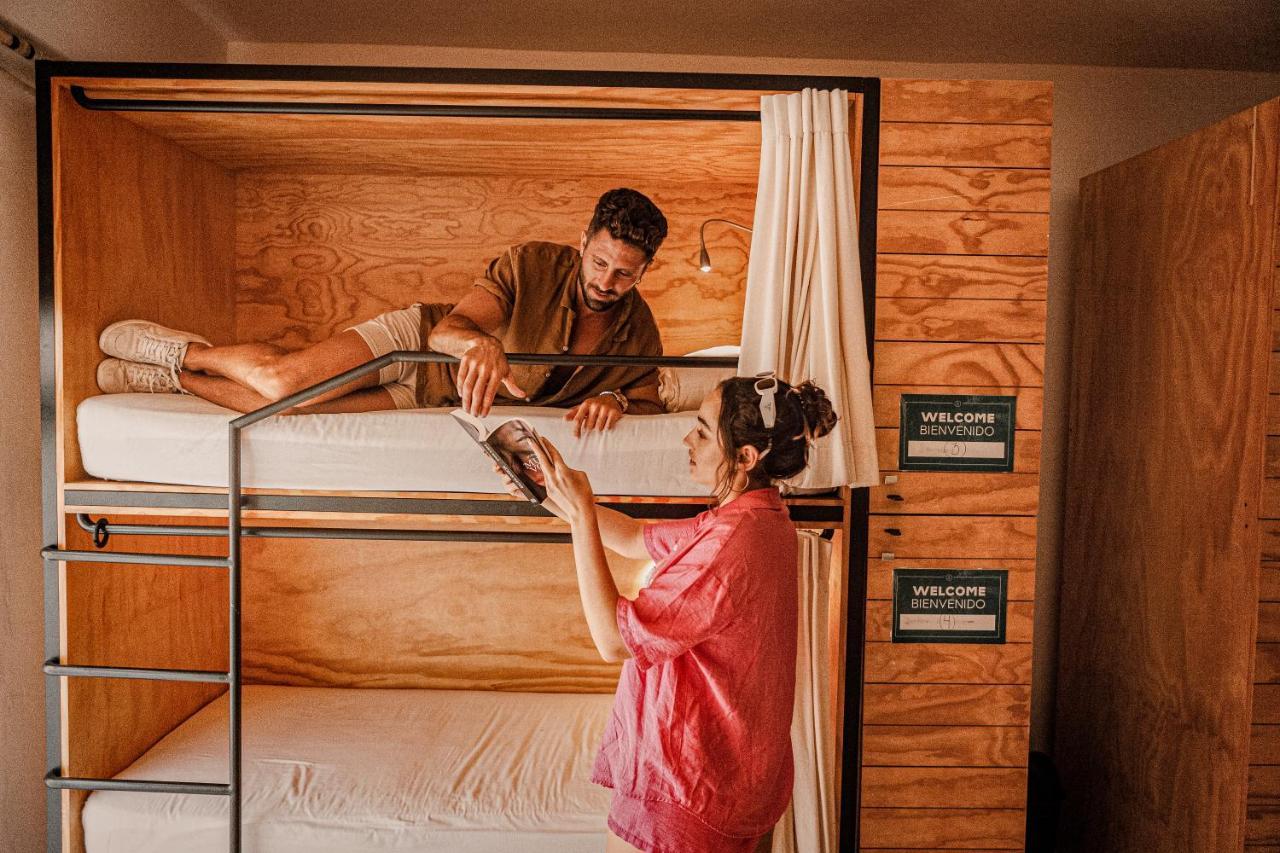 Nomads & Rooftop Pool Hostel *