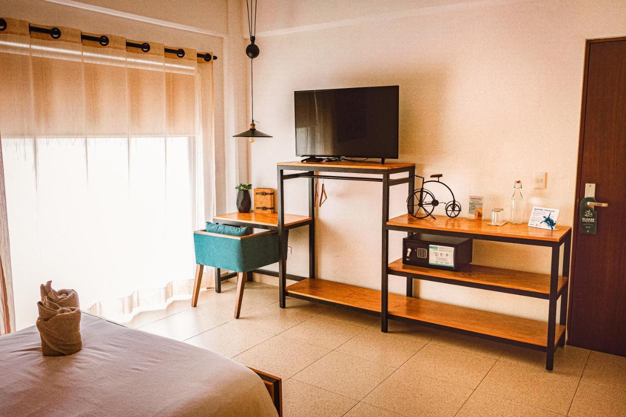 Nomads & Rooftop Pool Hostel *