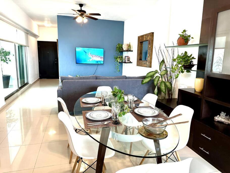 Holiday home 3br Beautiful With Pool Gym & Great Location *