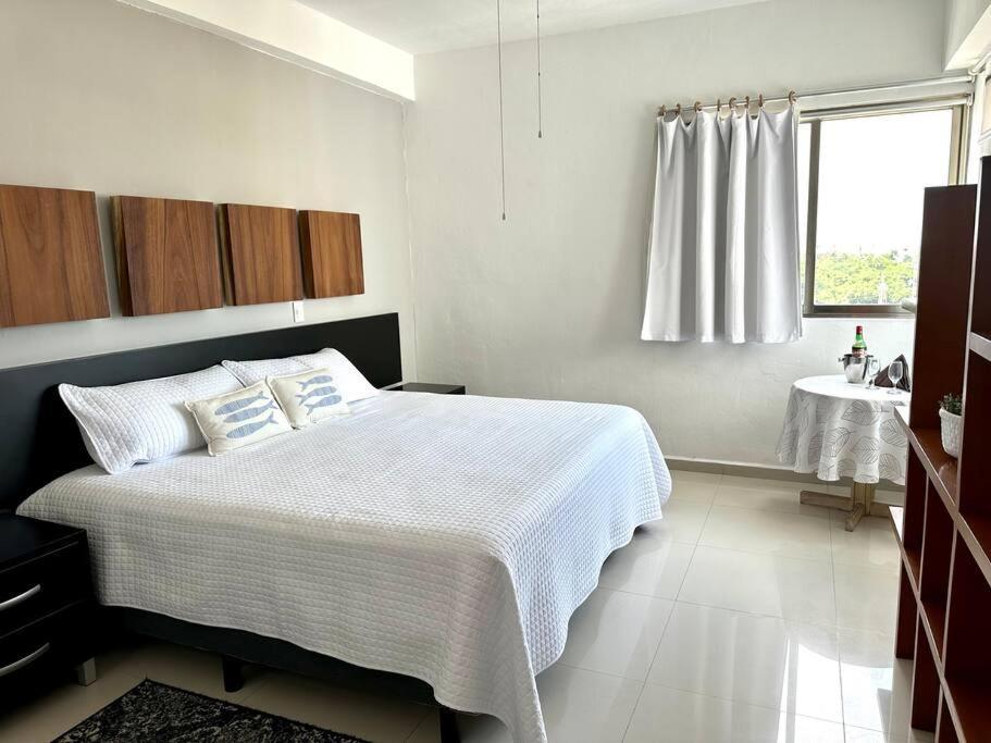 Holiday home 3br Beautiful With Pool Gym & Great Location *