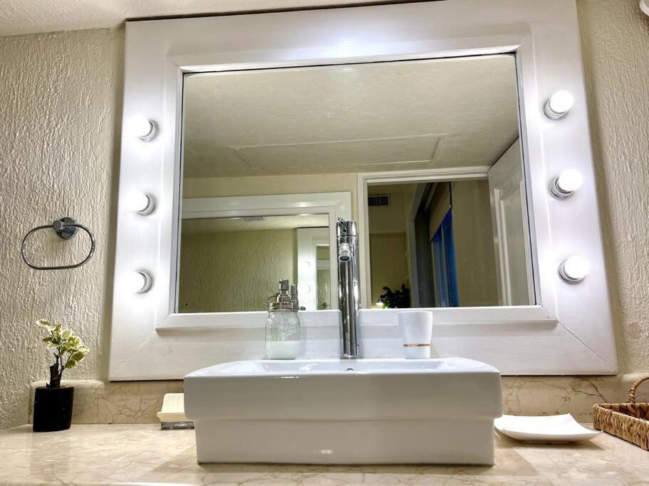 Flamingos Villa Cancun
