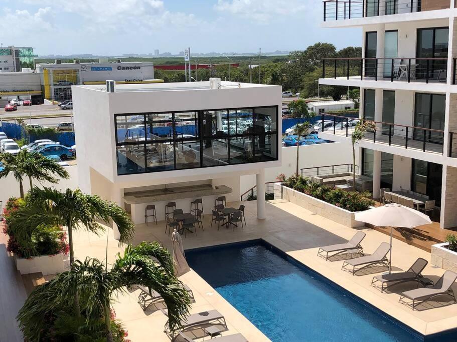 New With Pool, Gym, A/c, Wifi, King Size Bed Apartment Cancun