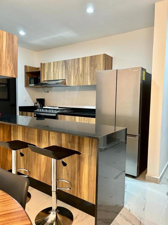 Broadway Apartment *