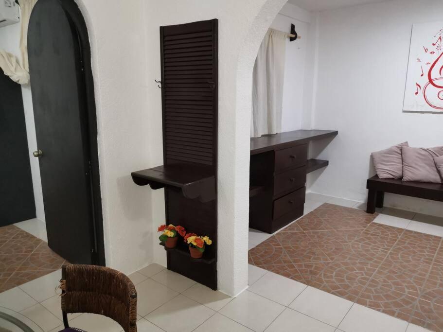 Apartment Centric Close To Ado