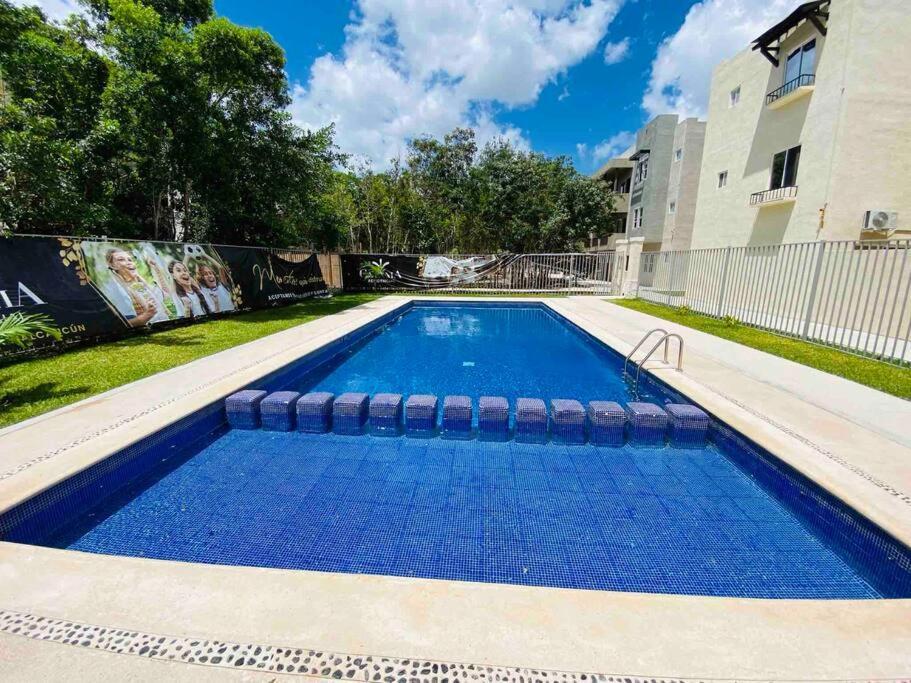 Beautiful Swimming Pool And 5 Star Amenities