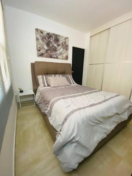Apartment Beautiful Swimming Pool And 5 Star Amenities