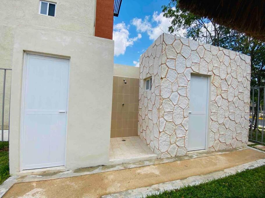 Apartment Beautiful Swimming Pool And 5 Star Amenities