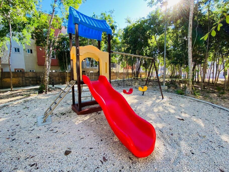 Apartment Beautiful Swimming Pool And 5 Star Amenities