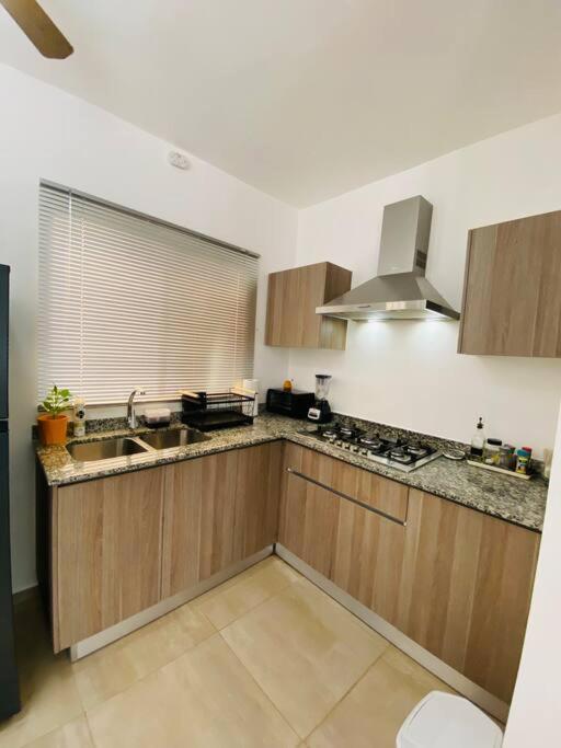 Apartment Beautiful Swimming Pool And 5 Star Amenities *
