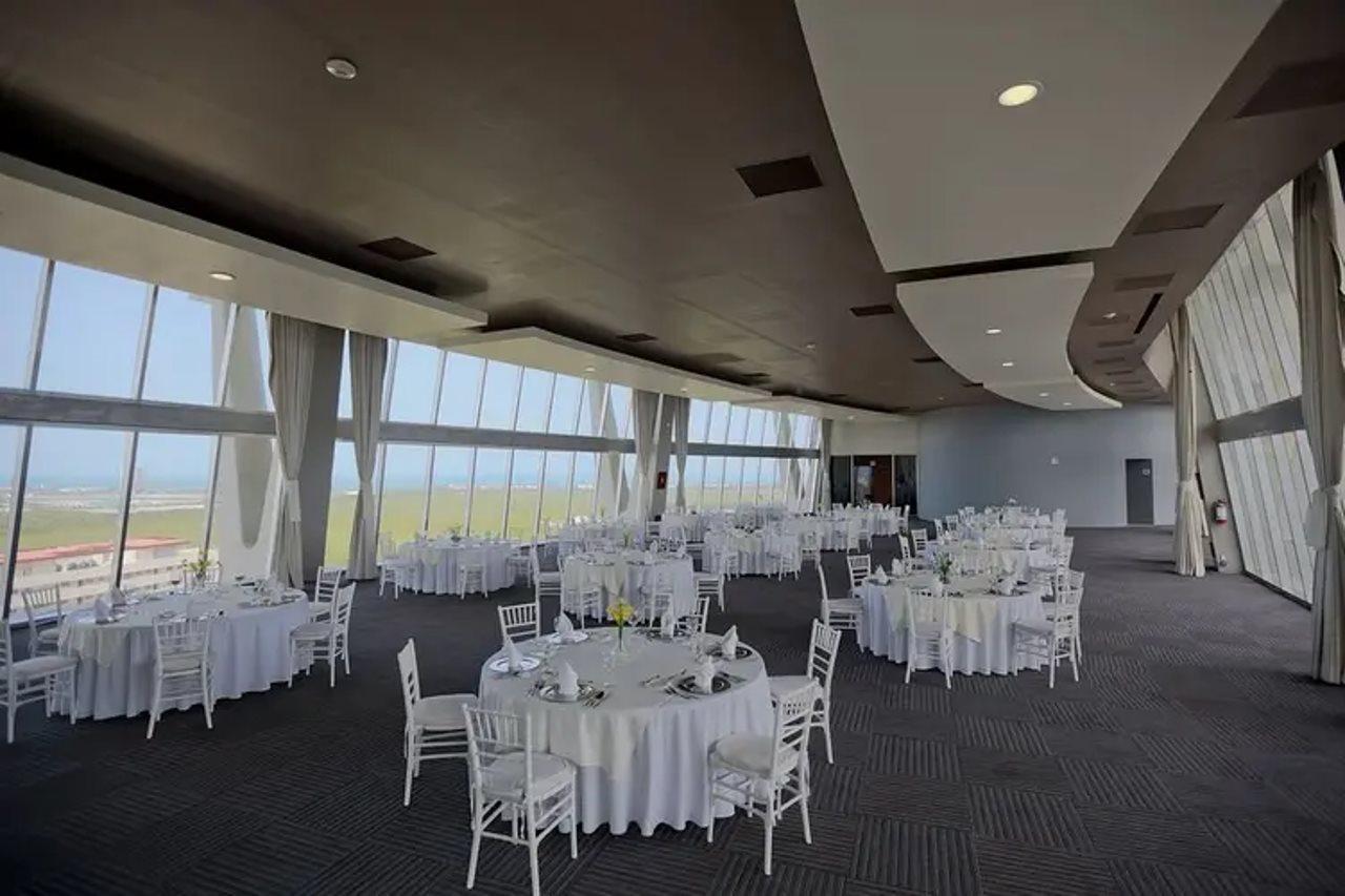 Krystal Urban & Beach Club Hotel