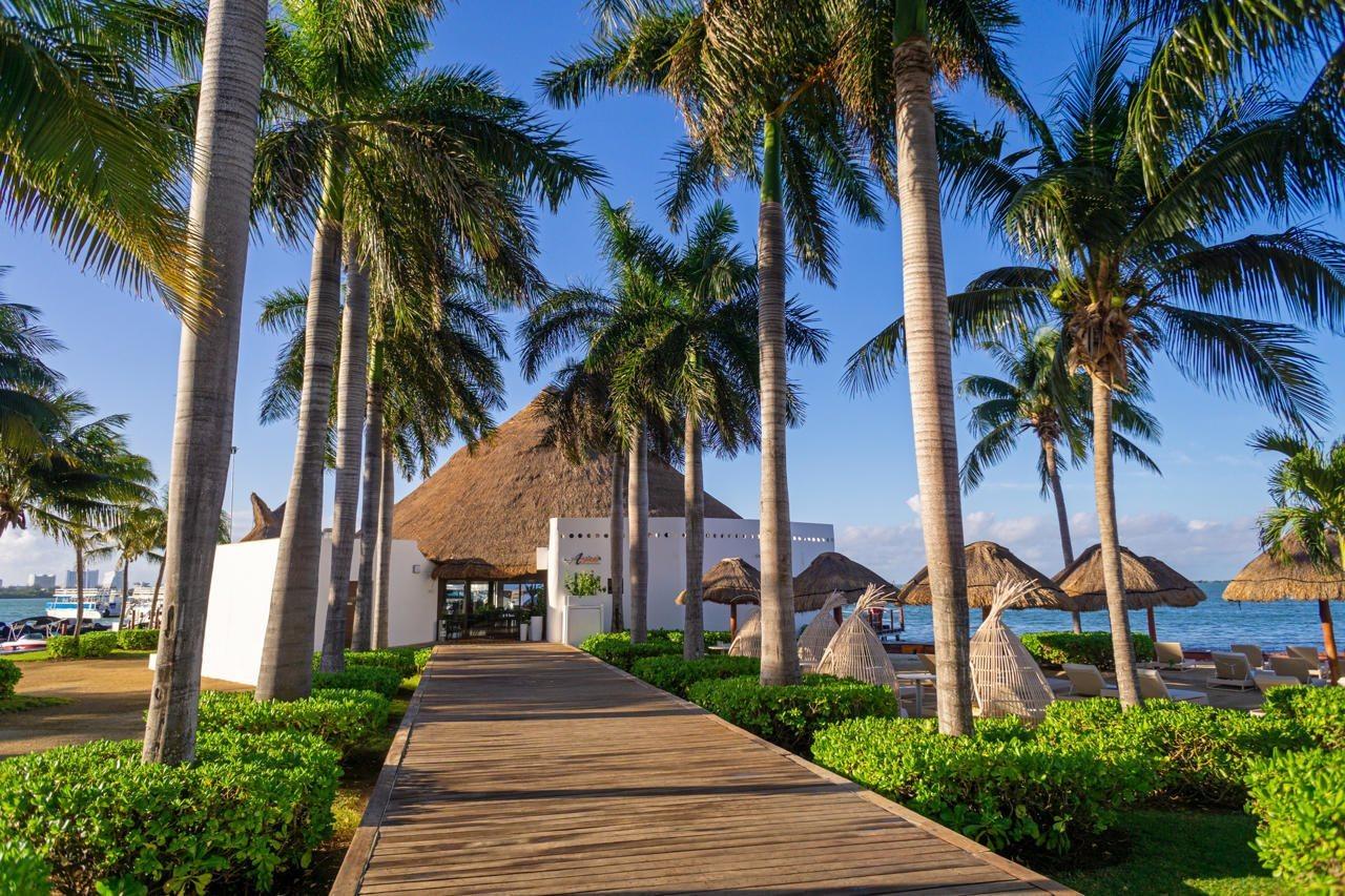 Sunset Marina & Yacht Club 4*