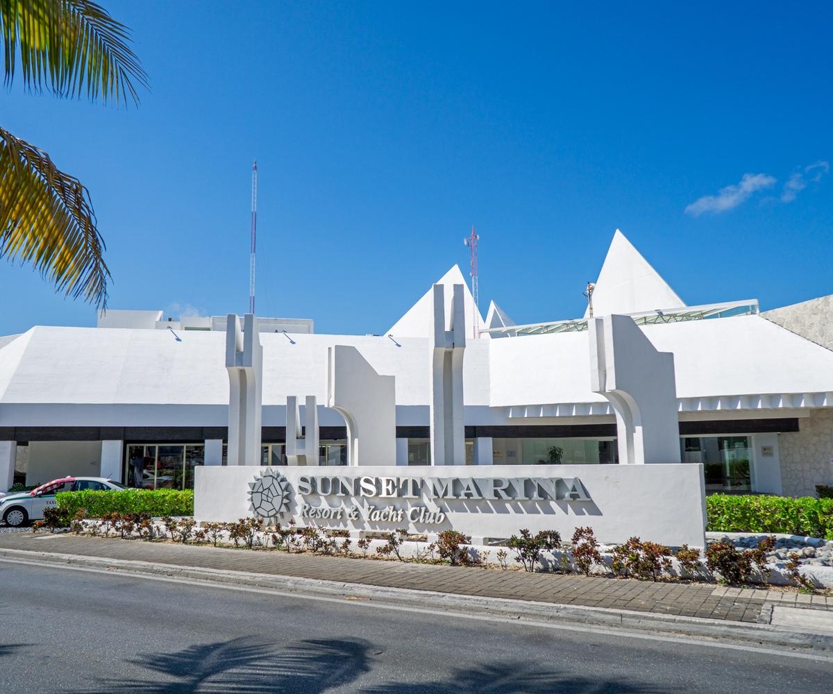 Sunset Marina & Yacht Club Resort 4*
