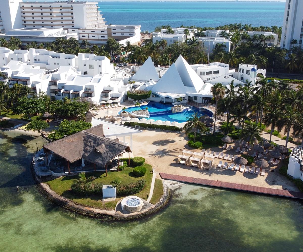 Resort Sunset Marina & Yacht Club