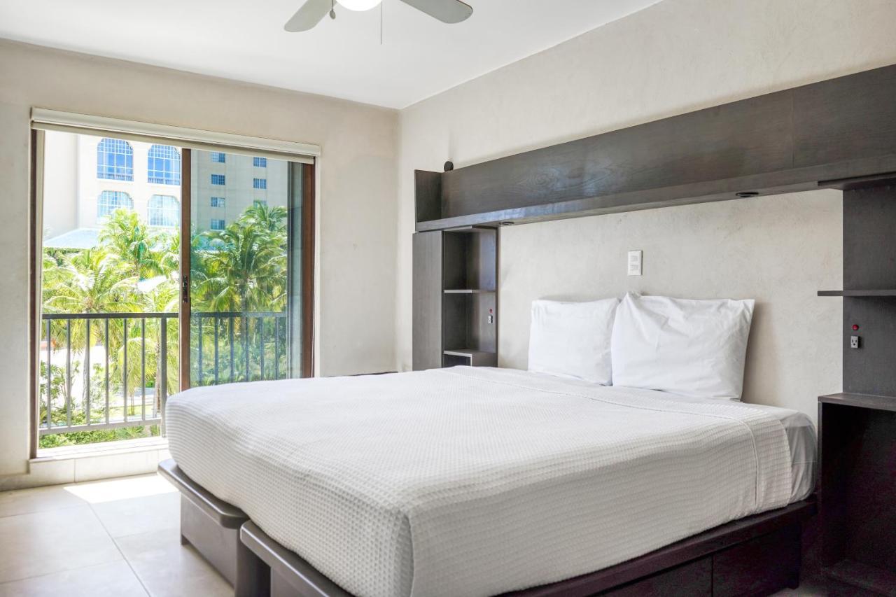 Residencial Cascadas, House # 9 * Cancun
